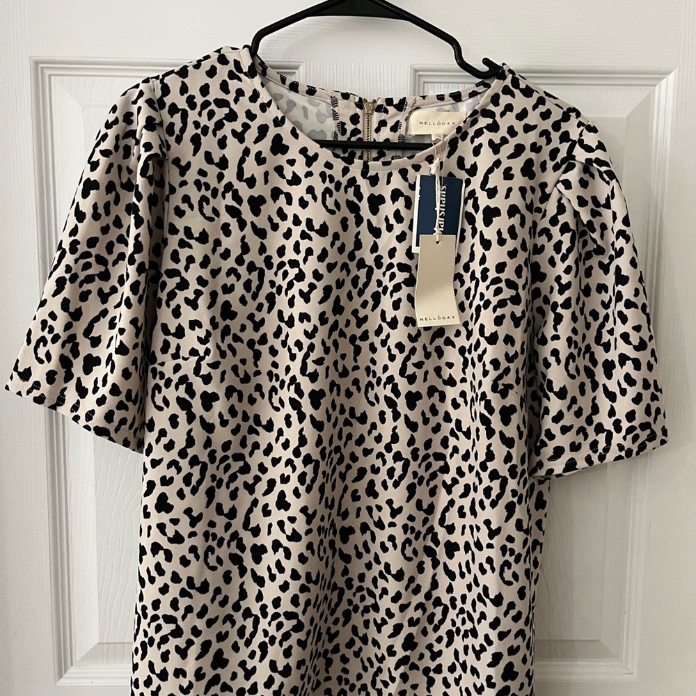 Banana Republic Cream and Black Boxy Blouse with Peter Pan Collar